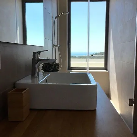 Espectacular Con Interior De Ensueno * خيرونا
